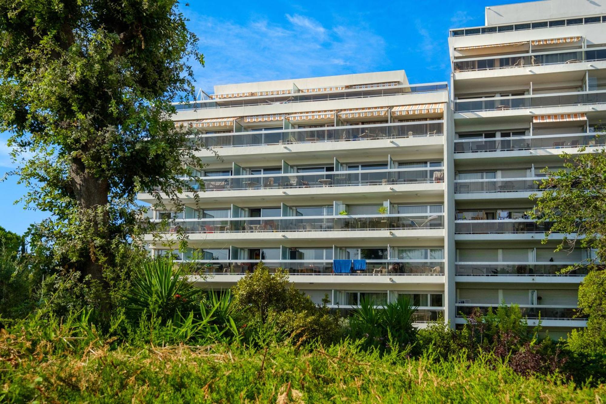 Residence Pierre & Vacances La Rostagne Juan-les-Pins Exterior photo