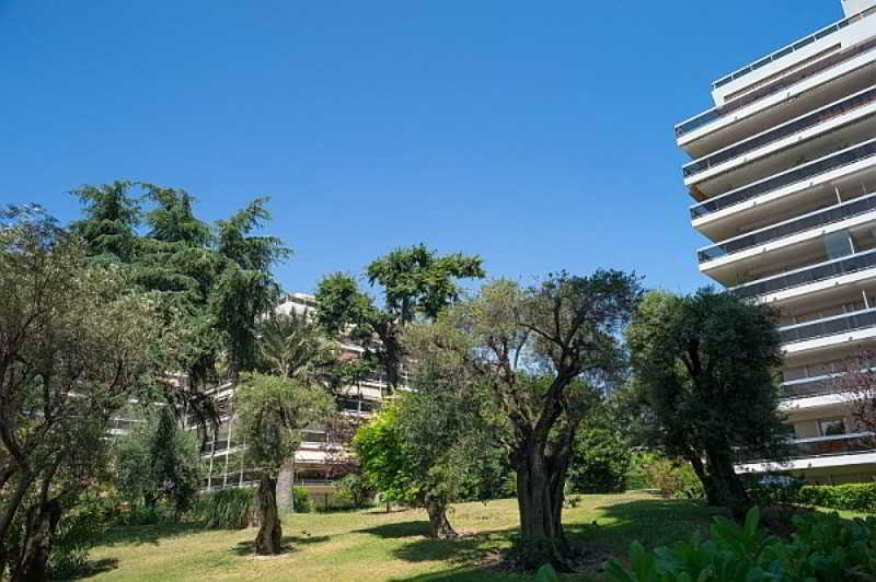 Residence Pierre & Vacances La Rostagne Juan-les-Pins Exterior photo