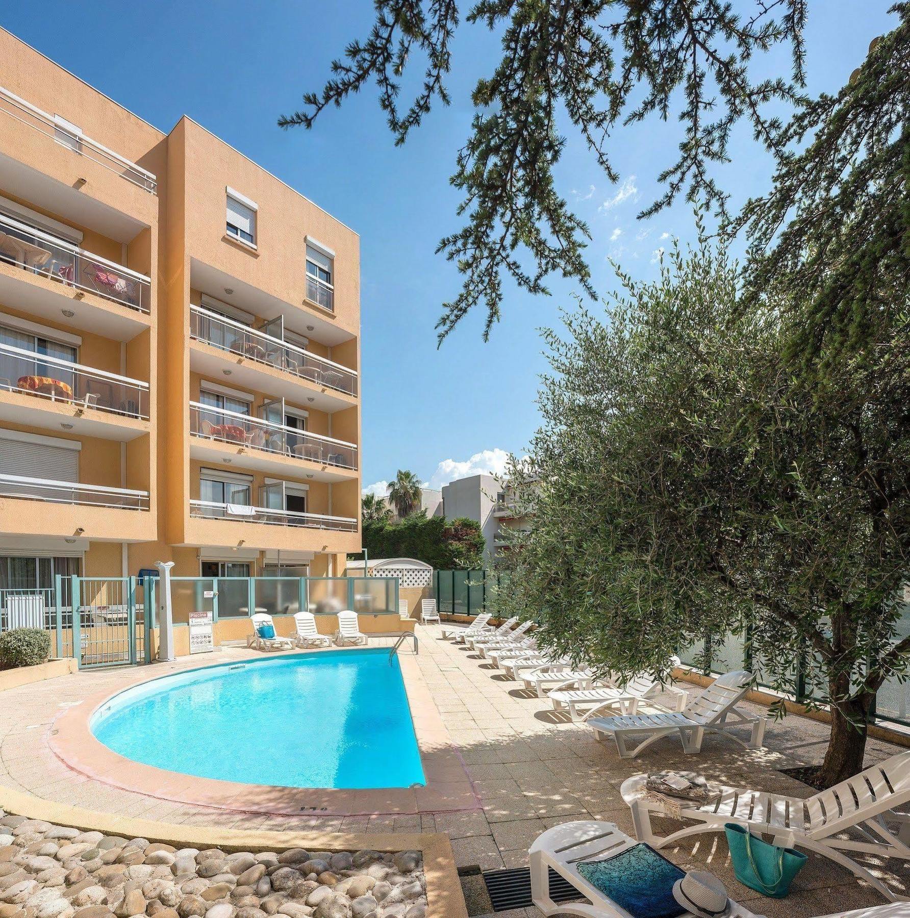 Residence Pierre & Vacances La Rostagne Juan-les-Pins Exterior photo